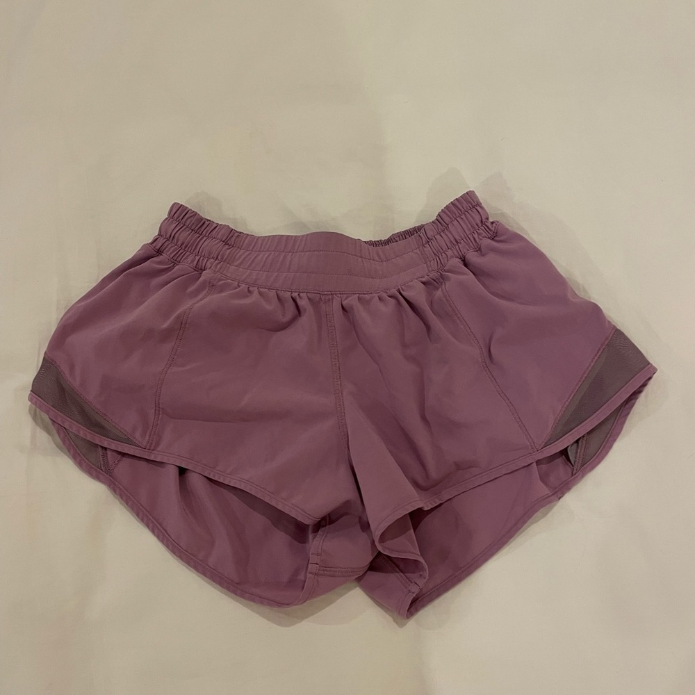 LULULEMON PURPLE HOTTY HOT SHORTS 2.5” SIZE 4